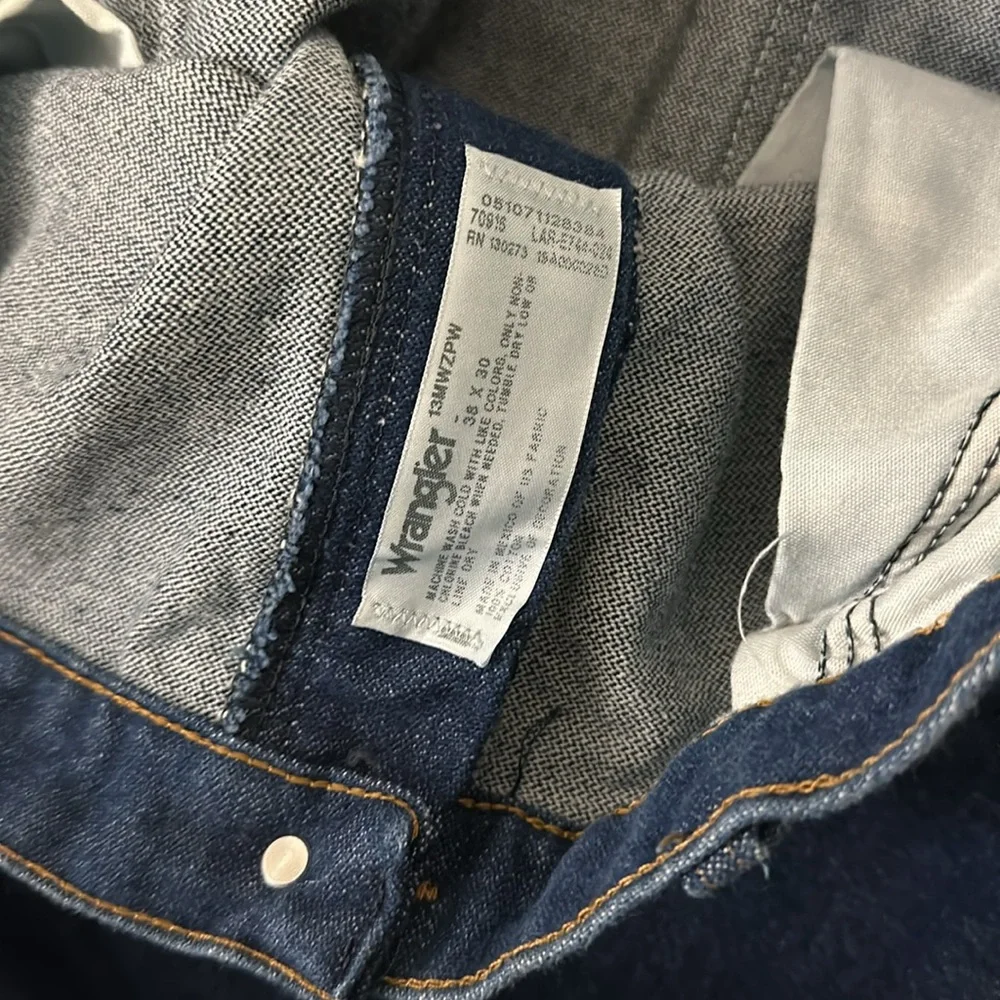Wrangler Men’s Jeans, Size 38x30 - Picture 4 of 4